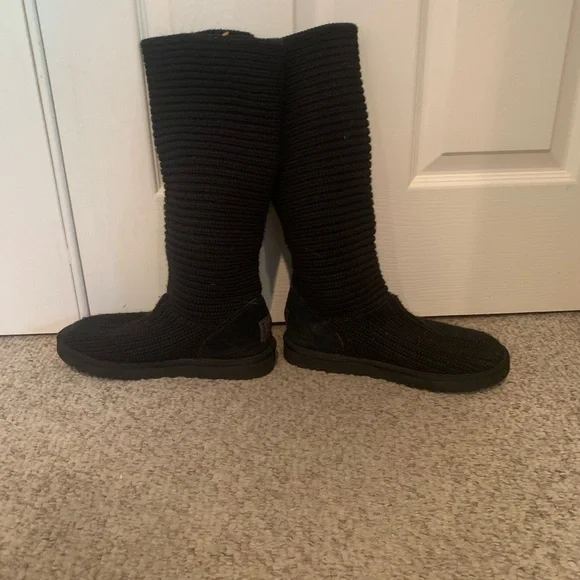 UGG Black Knit Boots Size 8 - Picture 1 of 7
